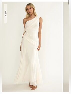nadia ruched fishtail maxi dress pistachio Nadia Ruched Fishtail Maxi Dress Pistachio (size 12)